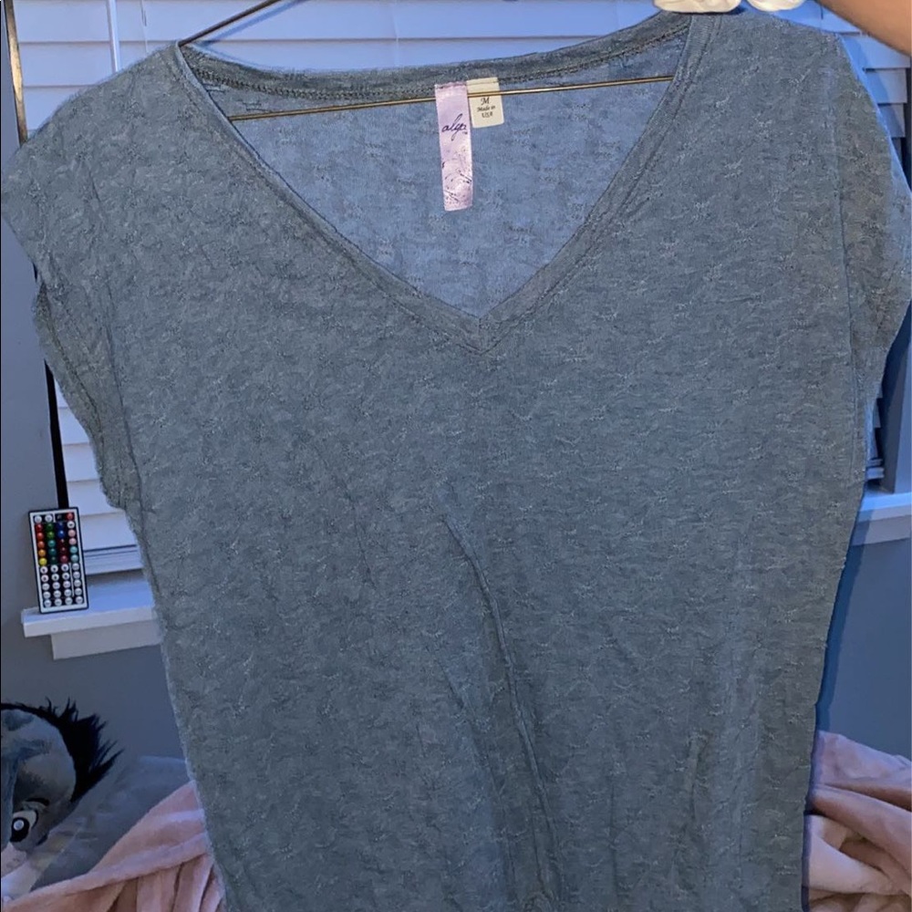 blue knot top